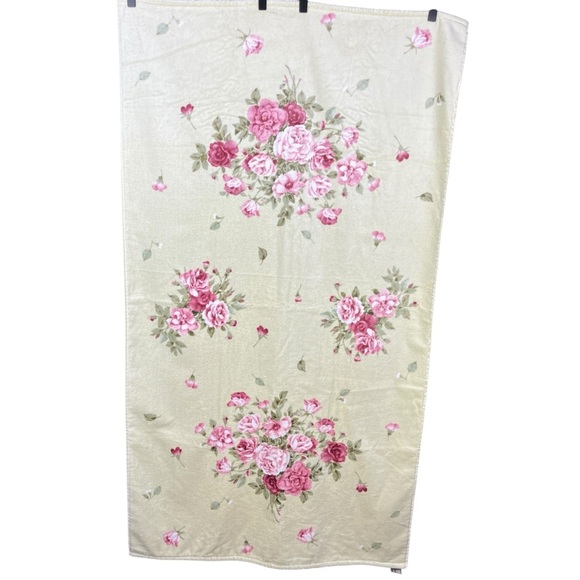 Vintage Royal Company Karsten GARDEN ROSE Mint Green Pink Roses Bath Towel Retro - Picture 1 of 8